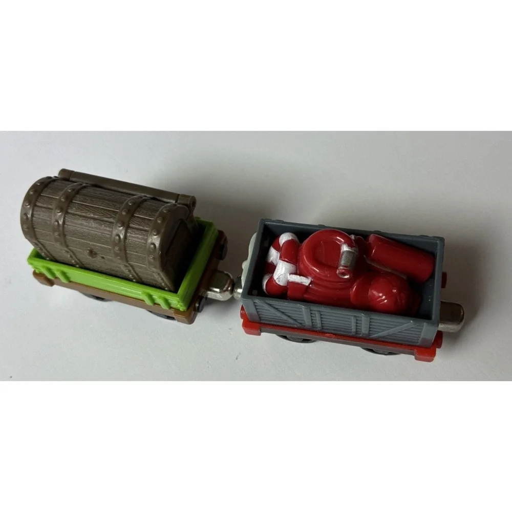 8 Piece Thomas & Friends Take N Play Breakdown Train Car and Others (21K)
